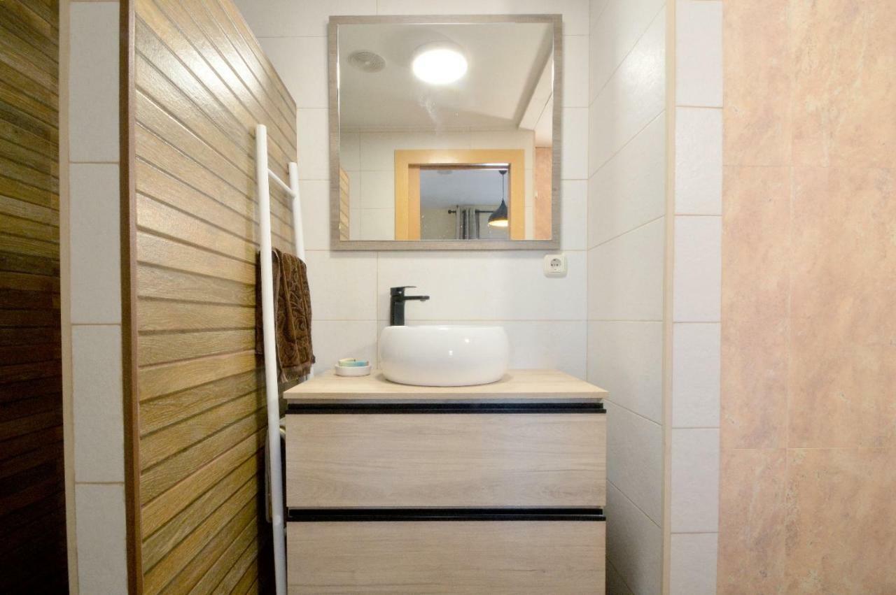 Moderno Apartamento Frente A La Playa Y El Centro Apartment อัลเมรีอา ภายนอก รูปภาพ
